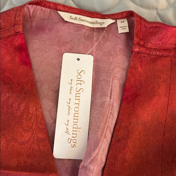 Soft Surroundings Red and Pink Textured Topper - Picture 6 of 6